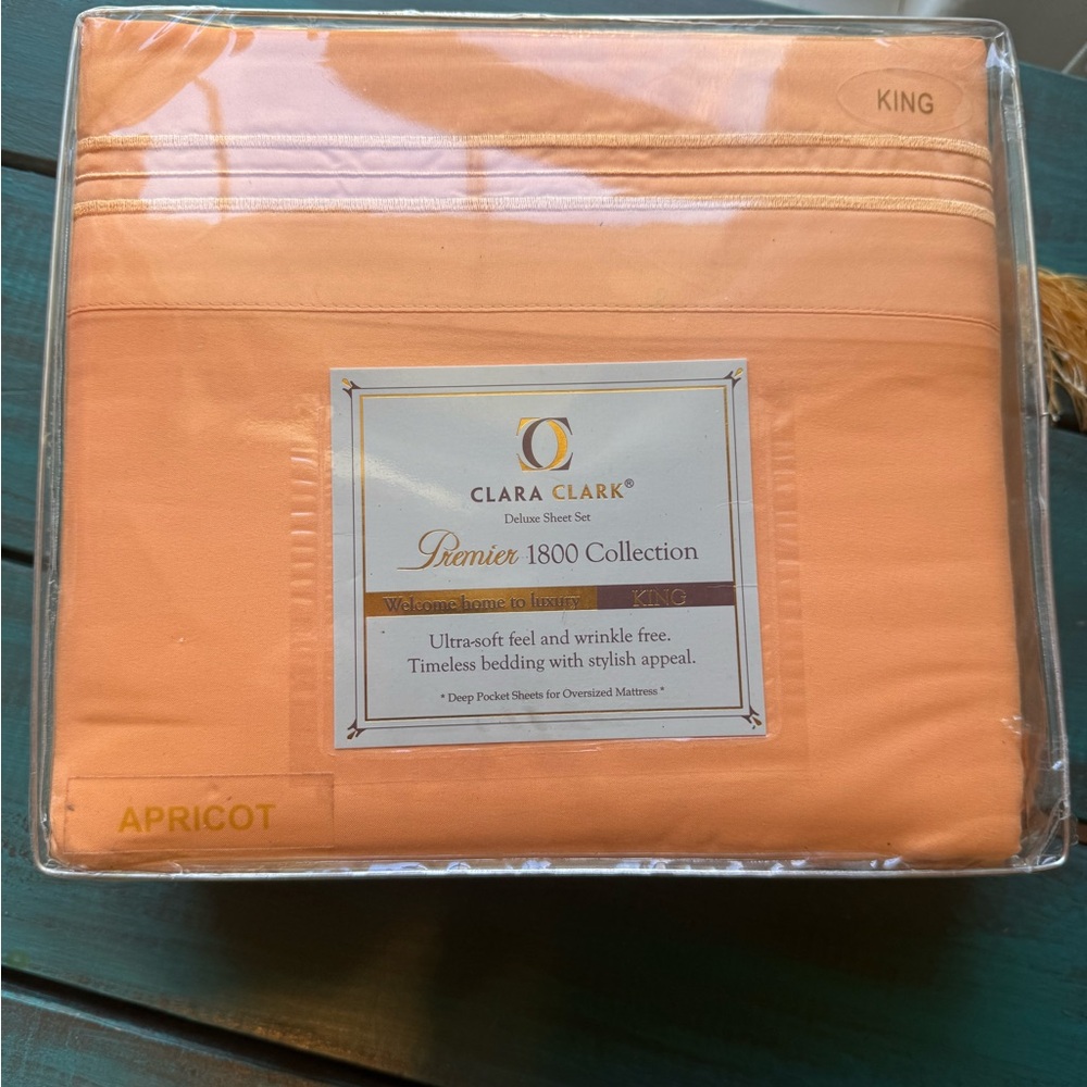 Clara Clark Premier 1800 Collection King Sheet Set in Peach